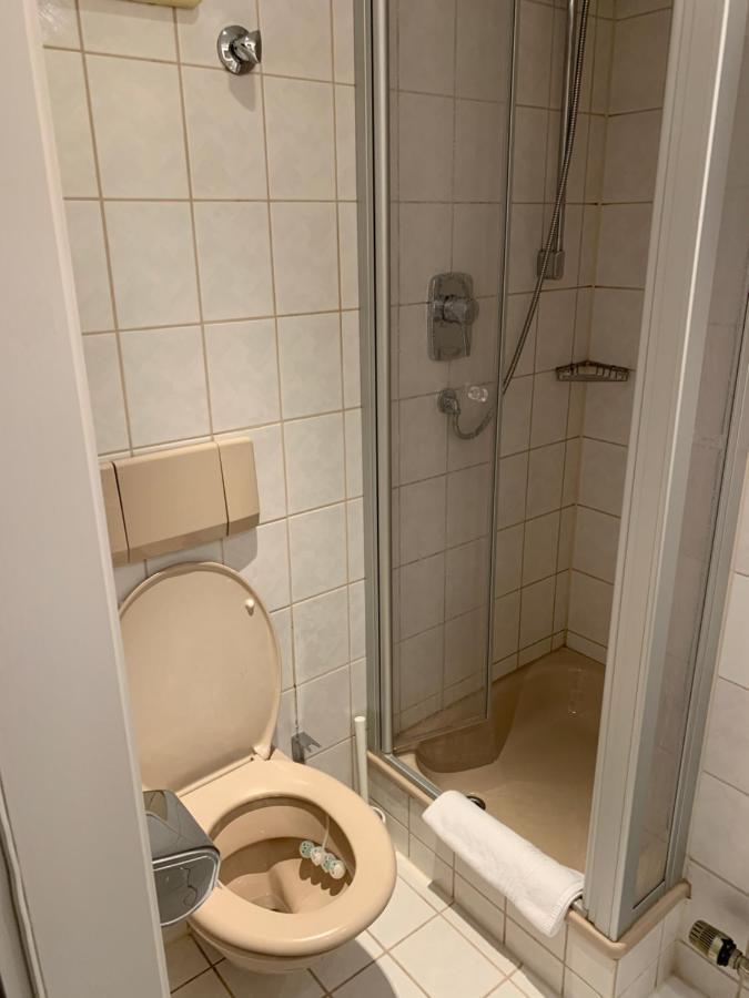 Gasthof zum Bären Asperg Exterior foto